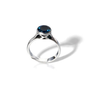 Elegant Silver Gemstone Ring – Timeless Handmade Jewelry